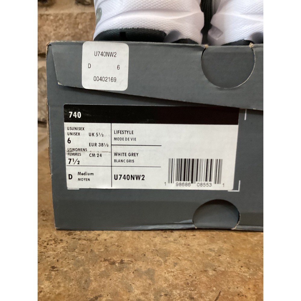 New Balance 740 Size Mens 6 Womens 7.5 White Grey Silver Sneaker New - Picture 7 of 7